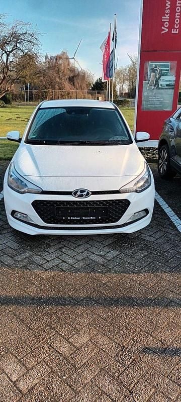 Gebraucht Hyundai i20 YES! 84 PS (61 kW) 2017 Weiß Kleinwagen