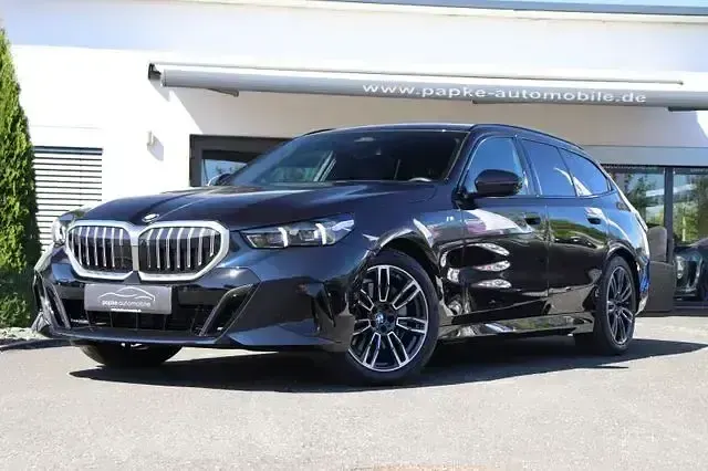Gebraucht BMW 540 M Sport 303 PS (222 kW) 2024 Schwarz Kombi