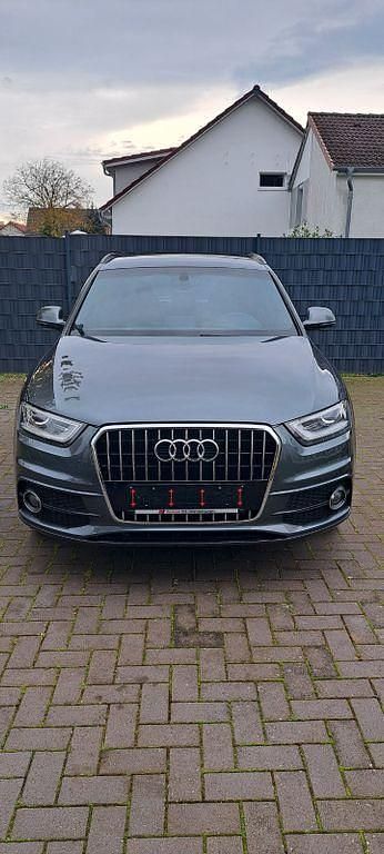 Grau Gebraucht 2013 Audi Q3 S-Line SUV | 17.800 € (Teuer) - Bild 1/4