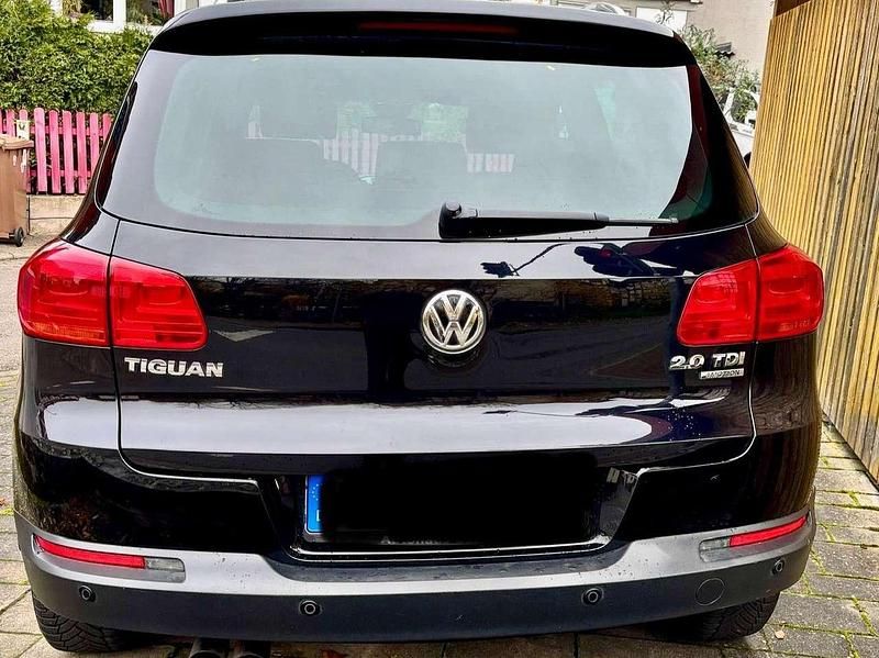 Gebraucht VW Tiguan LOUNGE 140 PS (102 kW) 2016 Schwarz SUV