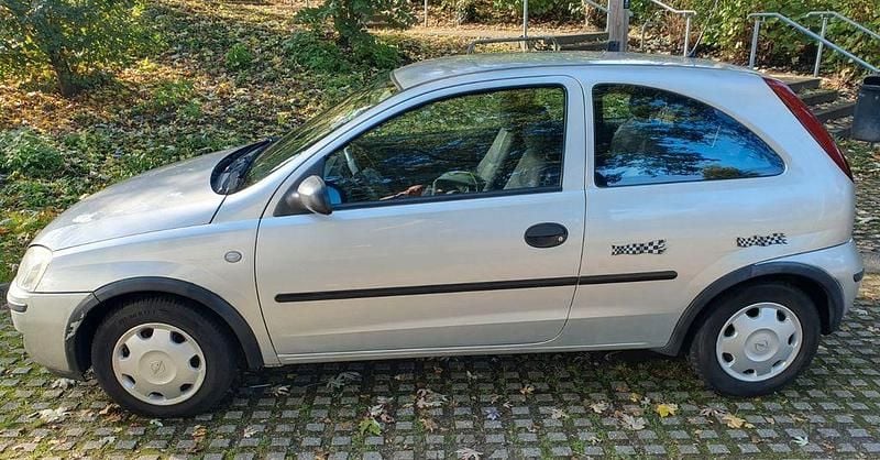 Silber Gebraucht 2004 Opel Corsa Limousine | 600 € (Superpreis) - Bild 1/4