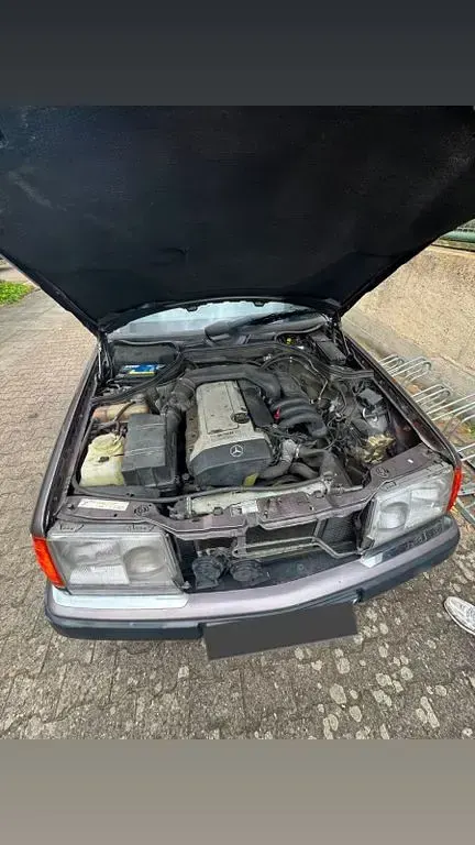 Gebraucht Mercedes E280 197 PS (144 kW) 1993 Andere farben Limousine