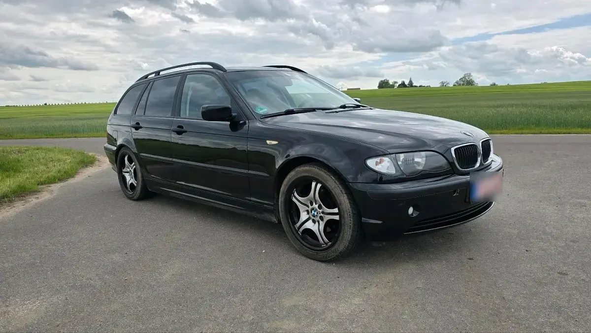 Gebraucht BMW 320 146 PS (107 kW) 2004 Schwarz Kombi