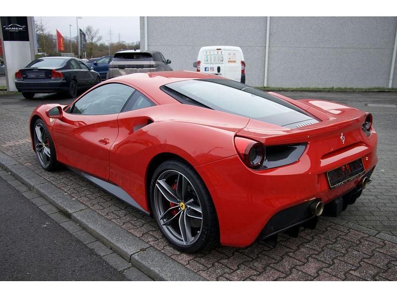 Gebraucht Ferrari 488 670 PS (492 kW) 2016 Rot