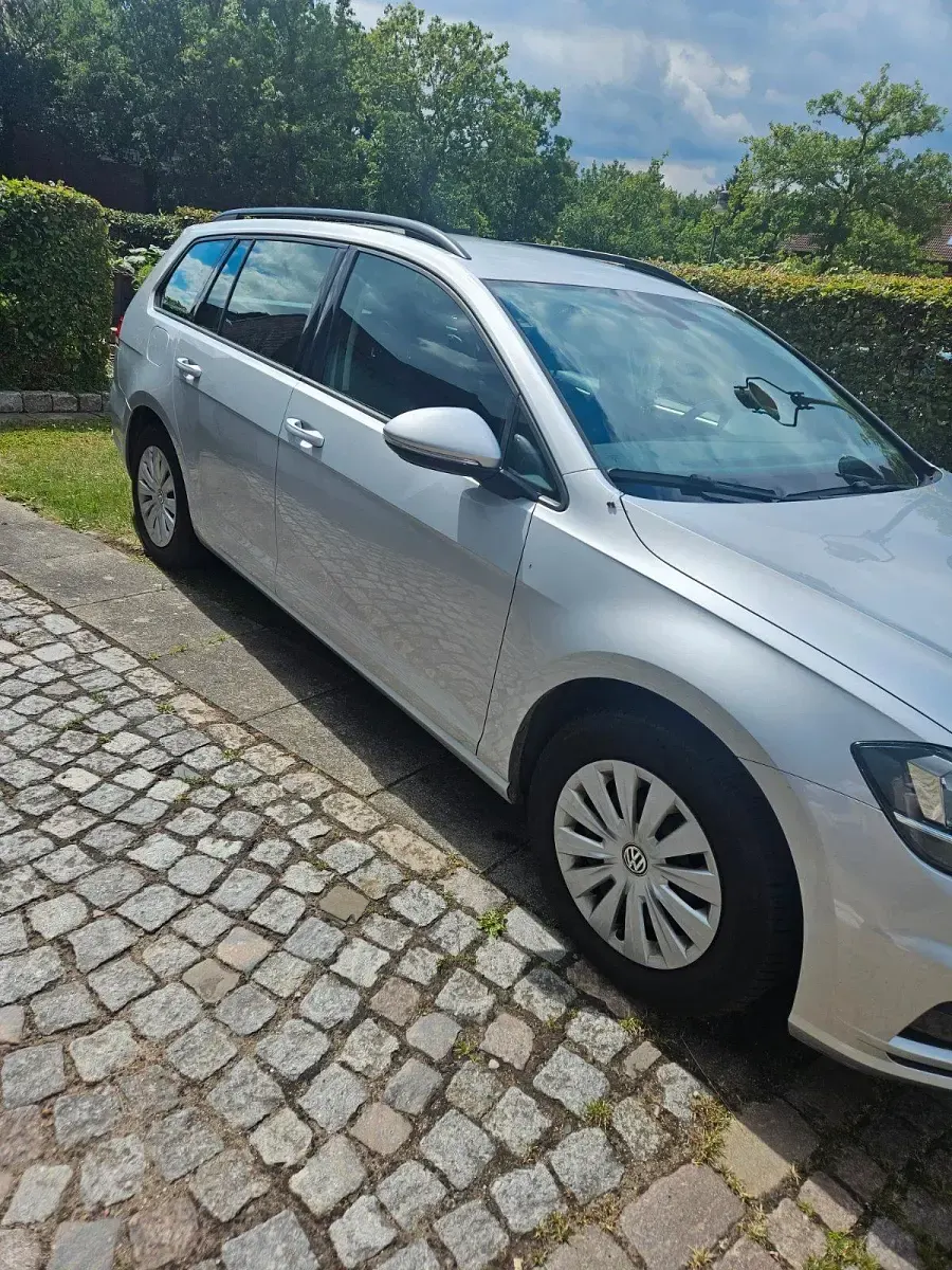 Gebraucht VW Golf VII Comfortline 116 PS (85 kW) 2019 Silber Kombi