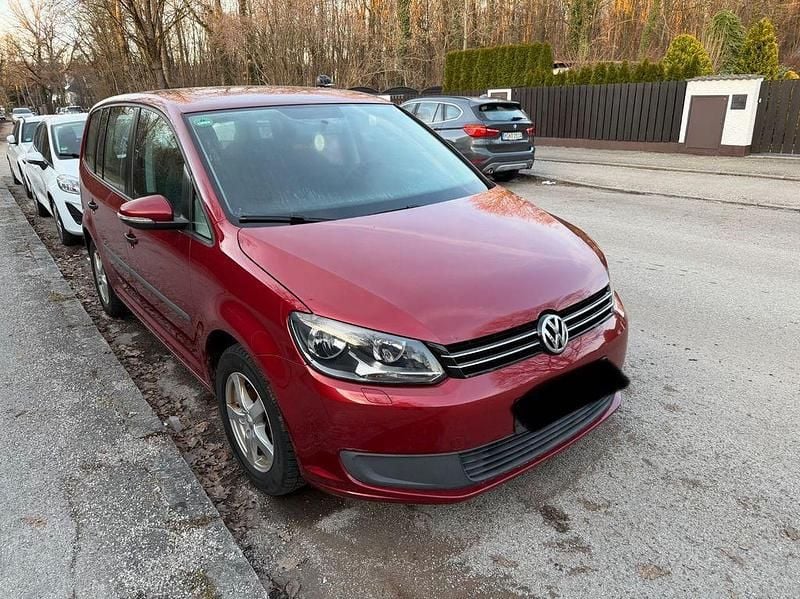 Gebraucht VW Touran Trendline 105 PS (77 kW) 2011 Rot Van / Kleinbus