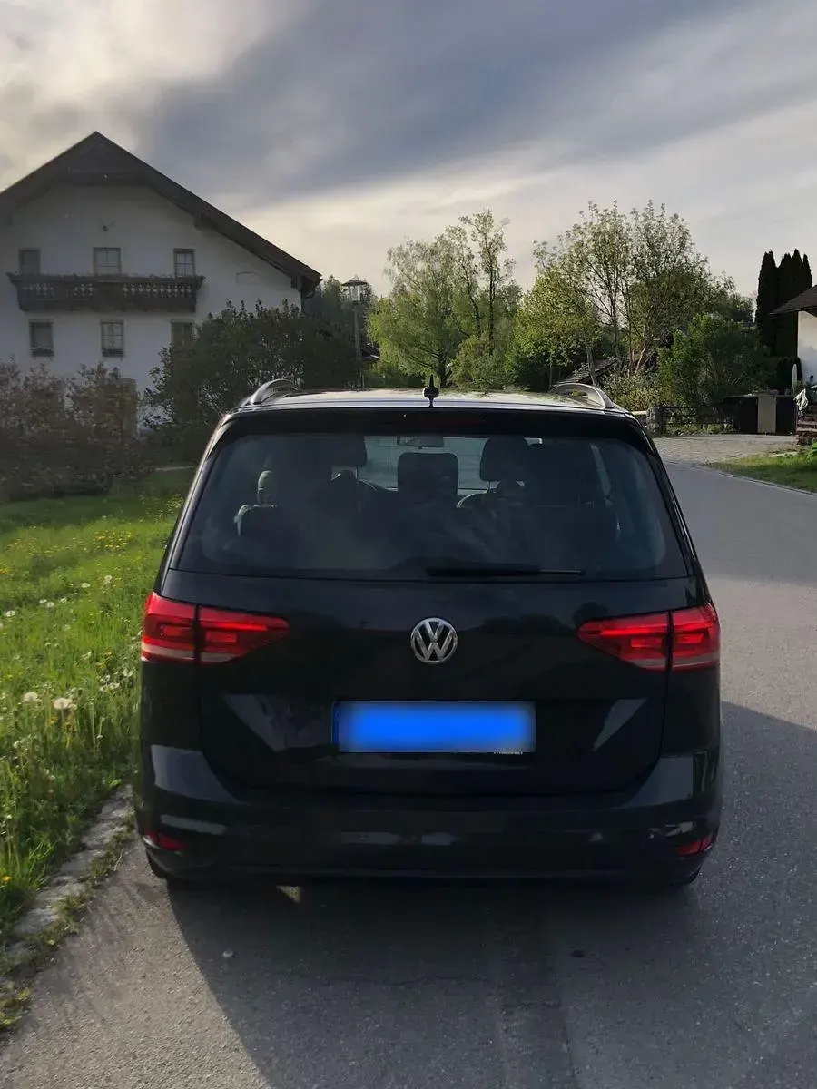 Gebraucht VW Touran 116 PS (85 kW) 2017 Grau Van / Kleinbus
