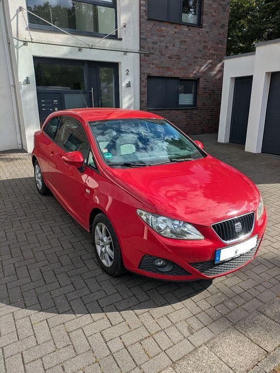Rot Gebraucht 2009 Seat Ibiza SC Kleinwagen | 4.200 € (Fairer Preis) - Bild 1/4