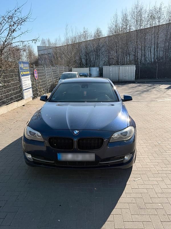 Gebraucht BMW 530 245 PS (180 kW) 2011 Blau Limousine