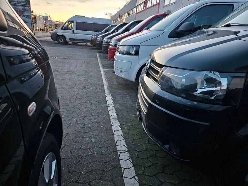 Grau Gebraucht 2016 VW Multivan Van | 23.666 € (Superpreis) - Bild 1/2