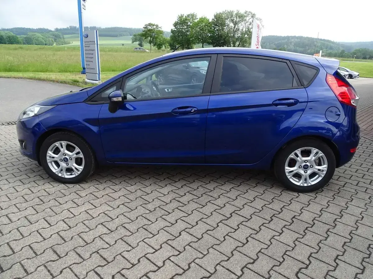 Gebraucht Ford Fiesta SYNC Edition 82 PS (60 kW) 2014 Indicblau metallic Kleinwagen