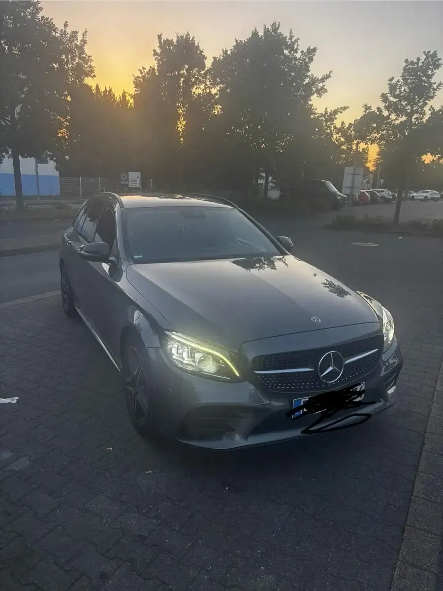 Gebraucht Mercedes C300 AMG line 258 PS (189 kW) 2018 Grau Kombi