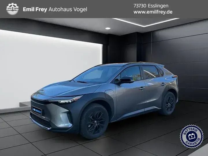 Weiß Gebraucht 2023 Toyota bZ4X SUV | 35.980 € (Fairer Preis) - Bild 1/3