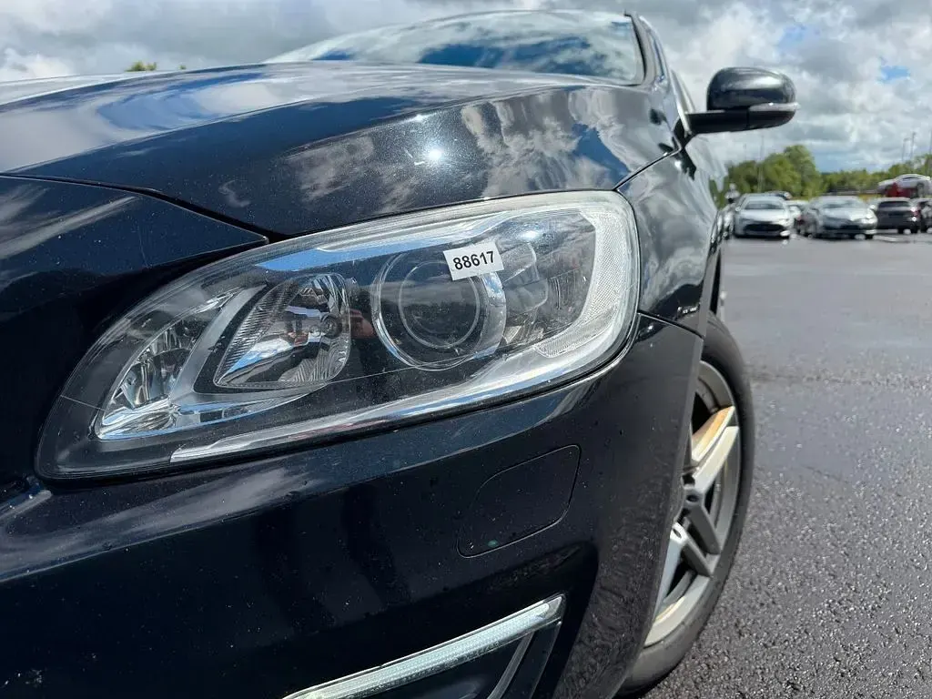 Gebraucht Volvo V60 150 PS (110 kW) 2016 Schwarz Kombi