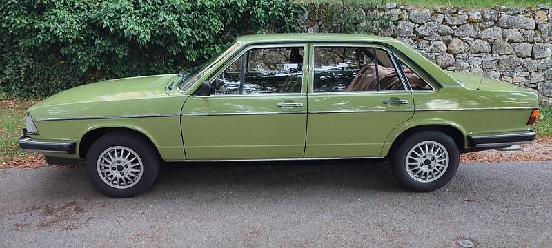 Grün Gebraucht 1979 Audi 100 Limousine | 8.700 € - Bild 1/4