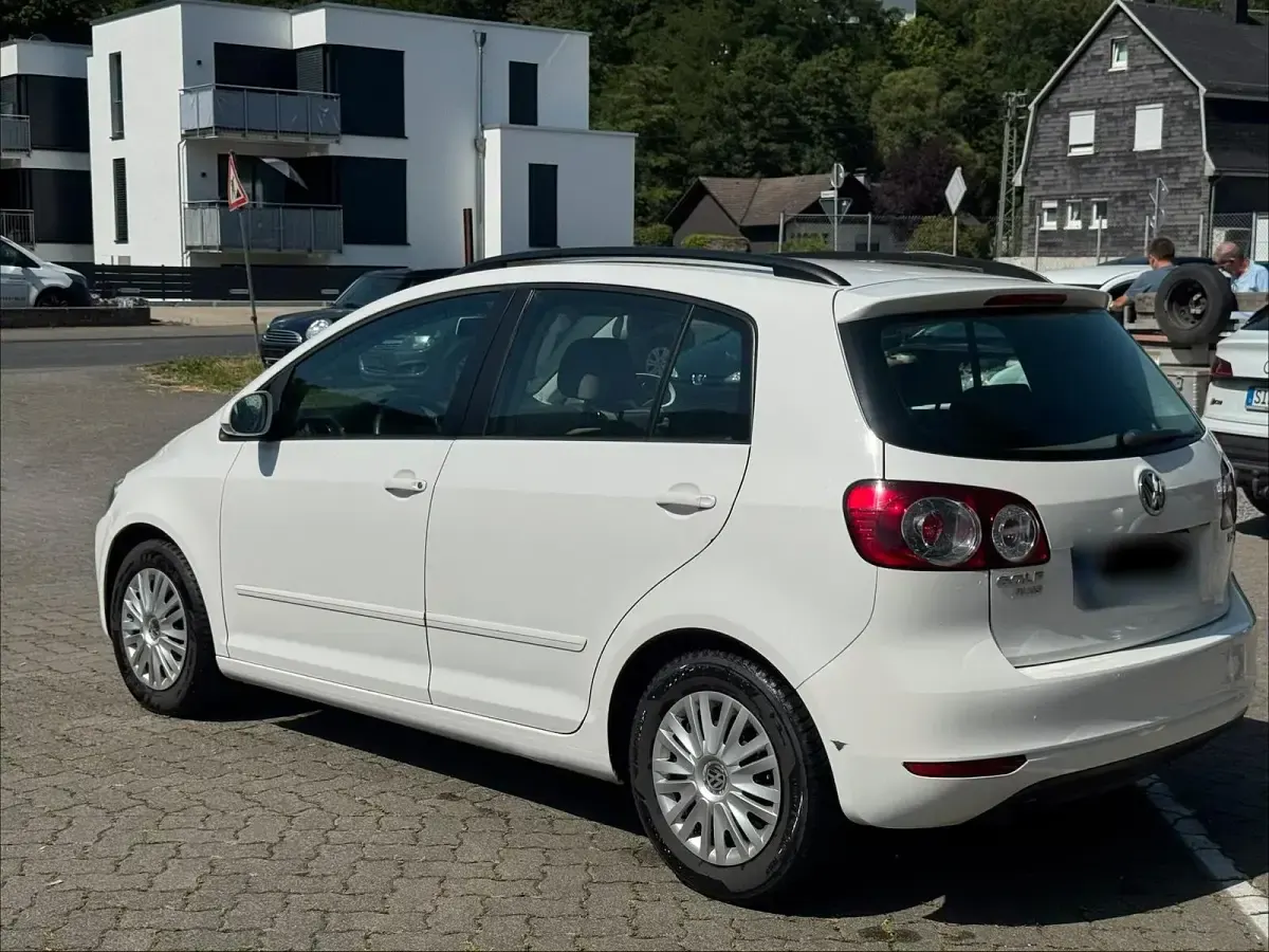 Gebraucht VW Golf VI 105 PS (77 kW) 2010 Weiß Kleinwagen