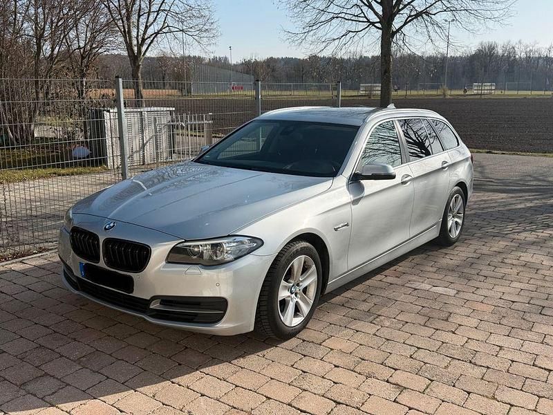 Gebraucht BMW 530 258 PS (189 kW) 2016 Silber Kombi