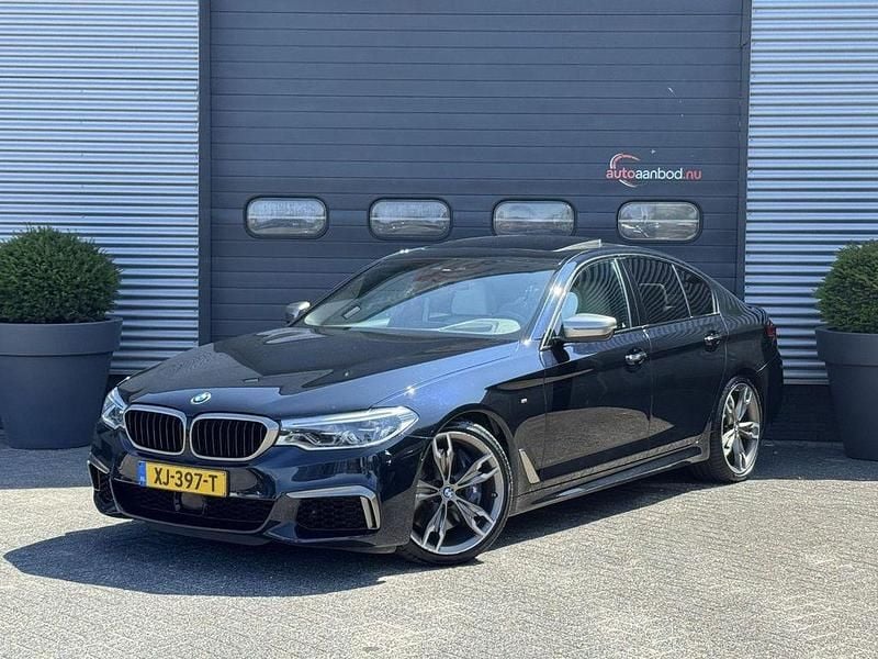 Grau Gebraucht 2018 BMW M550 Executive Limousine | 30.900 € (Superpreis) - Bild 1/4