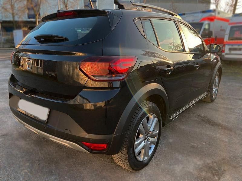 Gebraucht Dacia Sandero Expression 101 PS (74 kW) 2022 Schwarz SUV