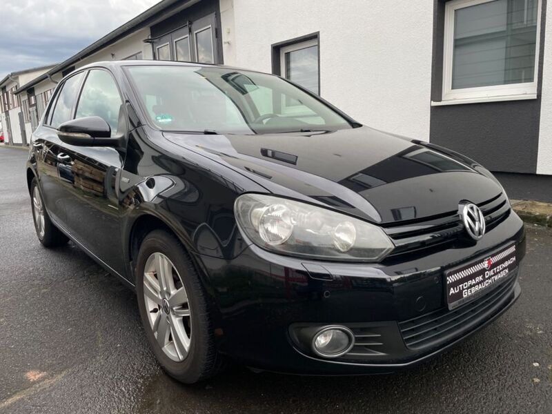 Schwarz Gebraucht 2012 VW Golf VI Match Limousine | 5.900 € (Fairer Preis) - Bild 1/4