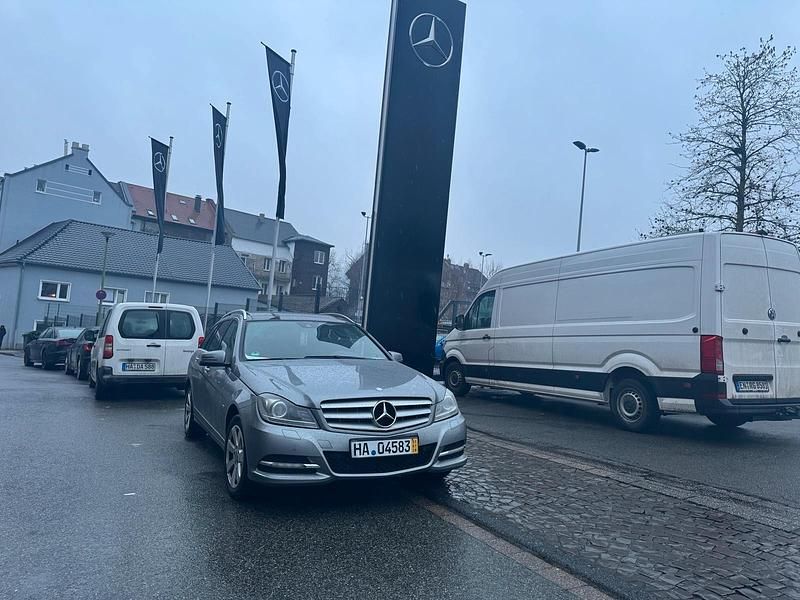 Grau Gebraucht 2012 Mercedes C220 Avantgarde Kombi | 5.450 € (Superpreis) - Bild 1/4