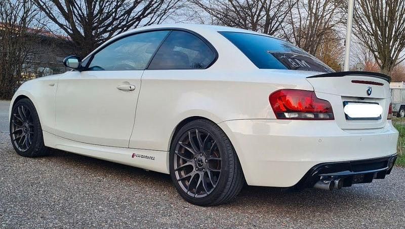 Gebraucht BMW 120 Performance 209 PS (153 kW) 2009 Weiß Kleinwagen