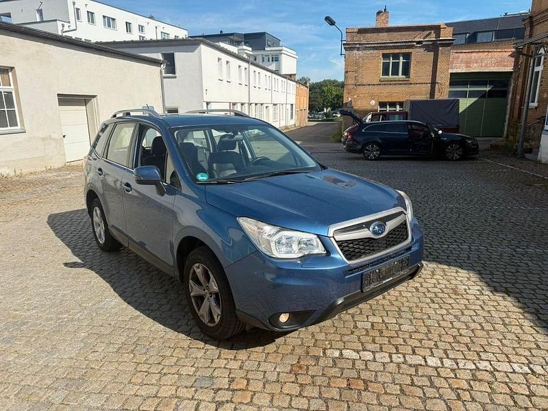 Blau Gebraucht 2014 Subaru Forester Platinum SUV | 6.800 € (Etwas zu teuer) - Bild 1/4