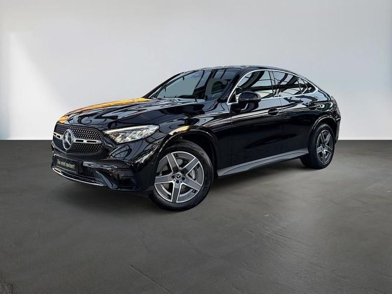 Metalliclack obsidianschwarz Gebraucht 2024 Mercedes GLC300 AMG Coupé | 63.936 € (Superpreis) - Bild 1/4