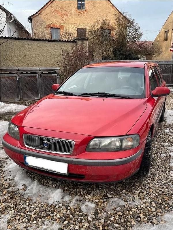 Gebraucht Volvo V70 163 PS (119 kW) 2002 Rot Kombi
