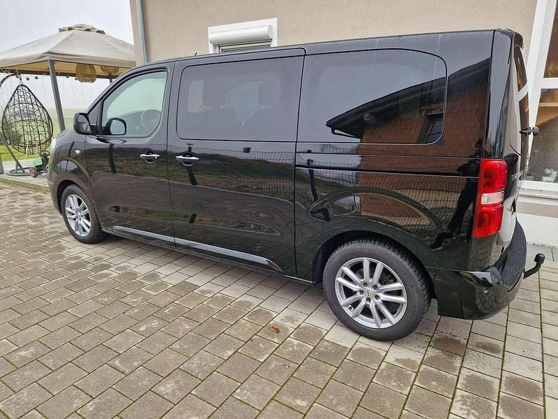 Schwarz Gebraucht 2022 Peugeot Traveller S Van / Kleinbus | 35.000 € (Superpreis) - Bild 1/4