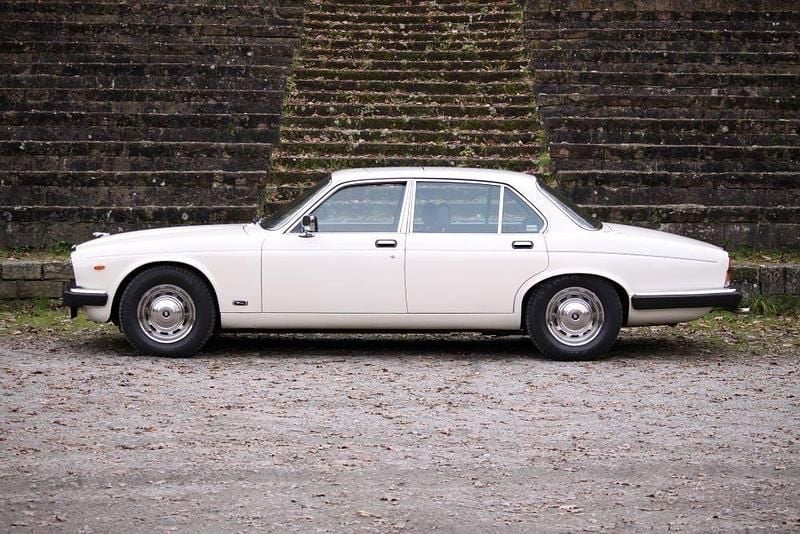 Gebraucht Jaguar XJ12 295 PS (216 kW) 1987 Weiß Limousine