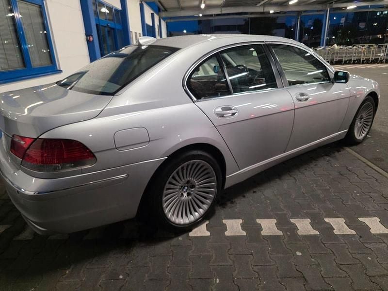 Silber Gebraucht 2005 BMW 745 Limousine | 4.500 € (Superpreis) - Bild 1/4