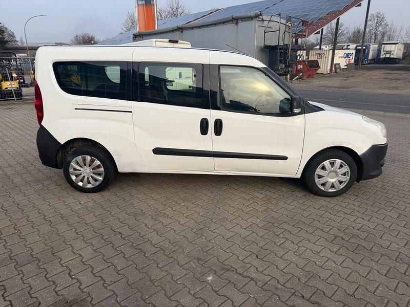 Gebraucht Fiat Doblò Active 90 PS (66 kW) 2011 Weiß Van / Kleinbus