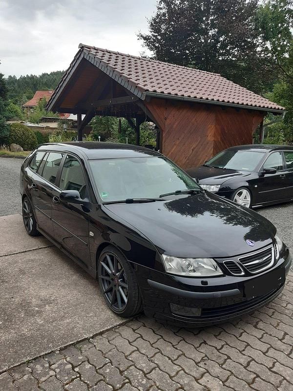 Schwarz Gebraucht 2005 Saab 9-3 Kombi | 10.670 € - Bild 1/4