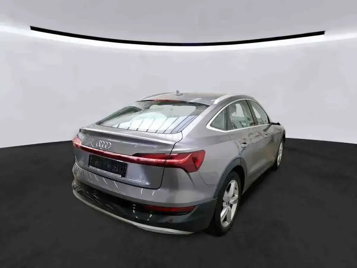 Gebraucht Audi e-tron Sportback Sport 300 kW (408 PS) 2022 Taifungrau metallic SUV