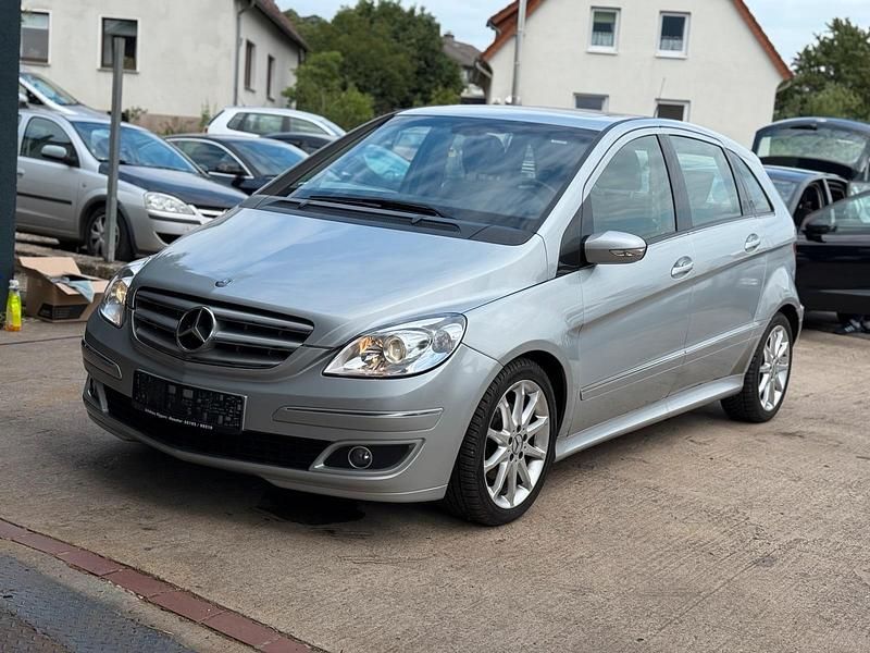 Schwarz Gebraucht 2006 Mercedes B200 Van / Kleinbus | 6.490 € (Fairer Preis) - Bild 1/4