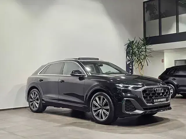 Używany Audi Q8 Ambiente 286 KM (210 kW) 2024 Czarny SUV