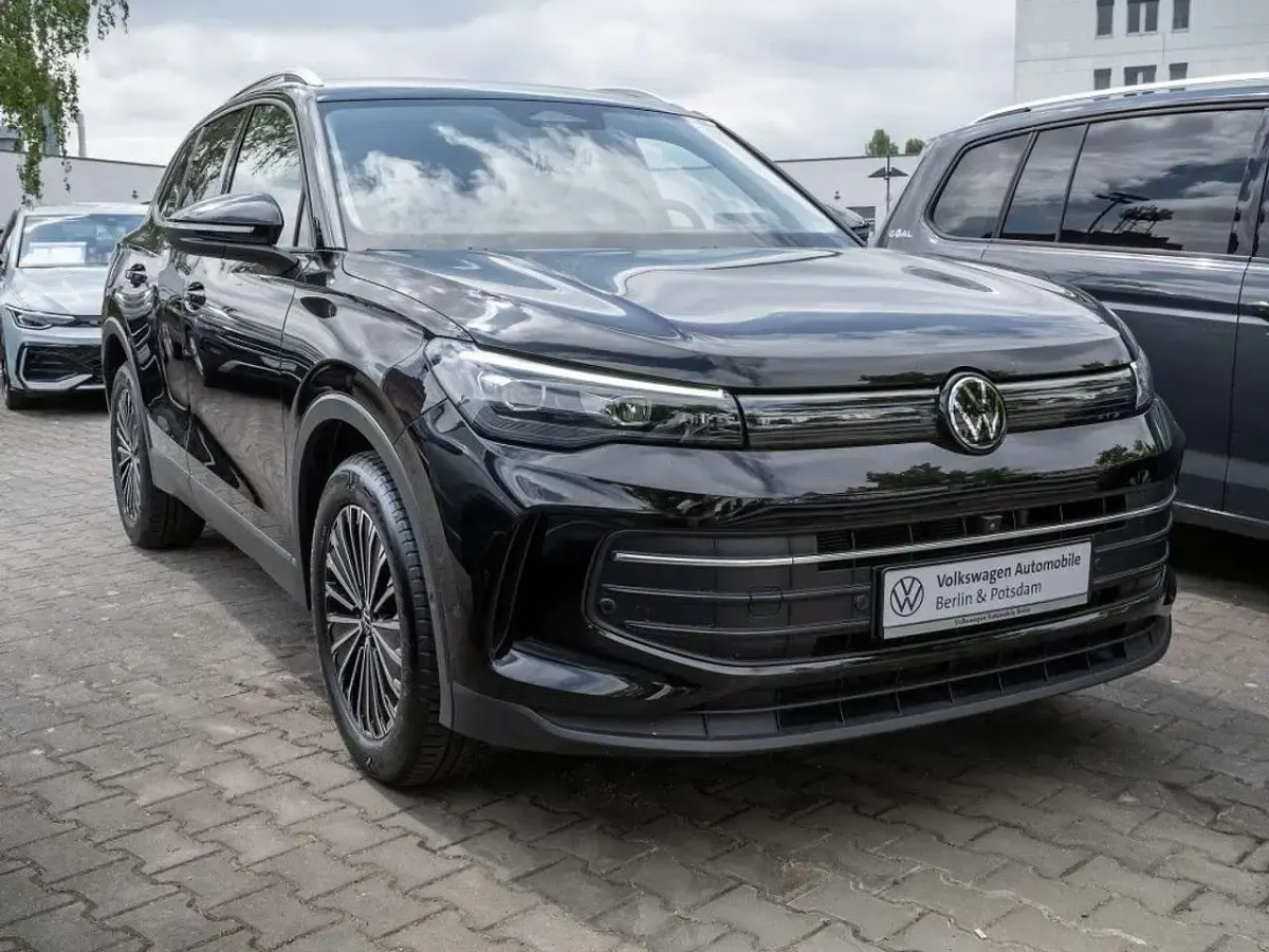 Second-hand VW Tiguan Goal 150 CP (110 kW) 2025 Negru SUV