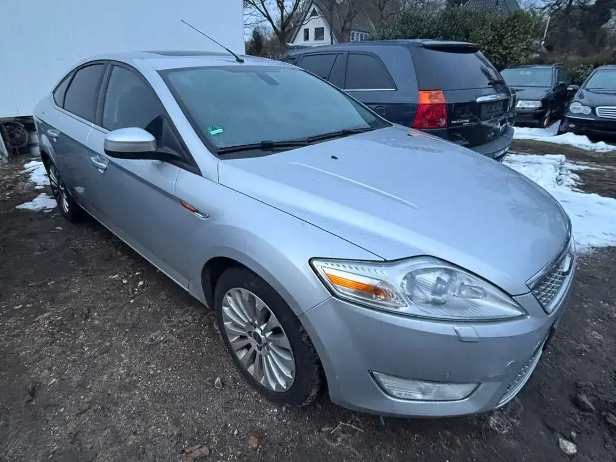 Gebraucht Ford Mondeo Titanium 163 PS (119 kW) 2010 Grau Limousine