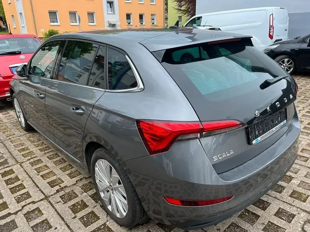 Gebraucht Skoda Scala Selection 116 PS (85 kW) 2025 Grau Kleinwagen