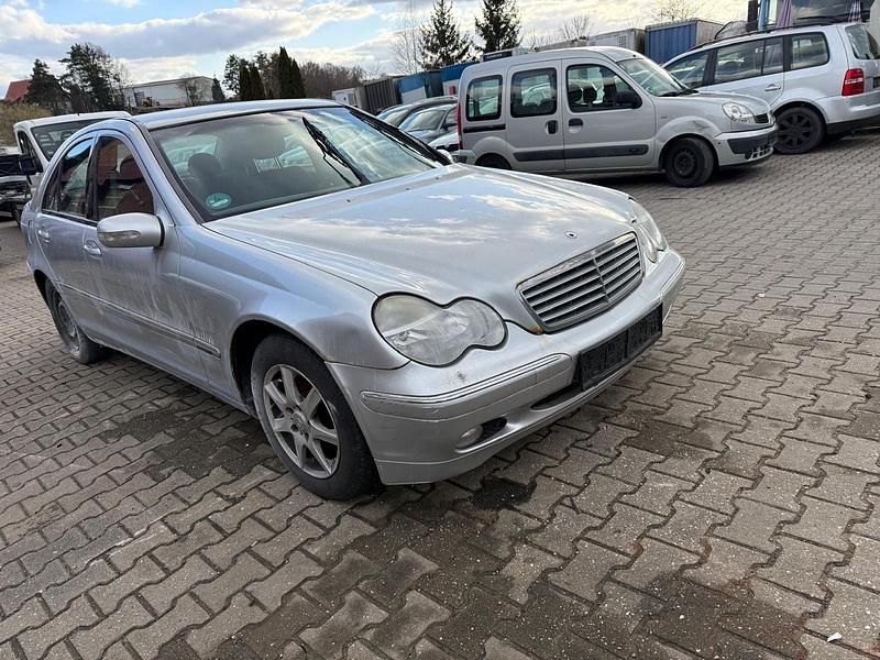 Gebraucht Mercedes C180 129 PS (94 kW) 2002 Limousine