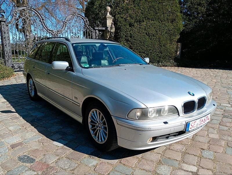 Gebraucht BMW 525 192 PS (141 kW) 2002 Silber Kombi