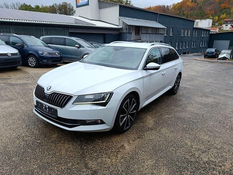 Gebraucht Skoda Superb Style 190 PS (139 kW) 2016 Weiß Kombi