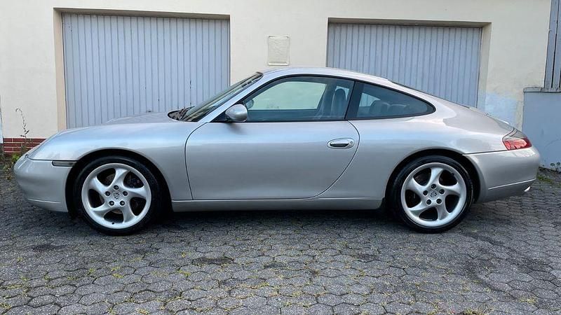 Gebraucht Porsche 996 300 PS (220 kW) 2001 Silber Coupé