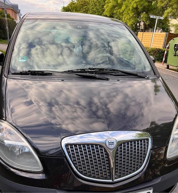 Braun Gebraucht 2006 Lancia Musa Van / Kleinbus | 650 € (Superpreis) - Bild 1/4