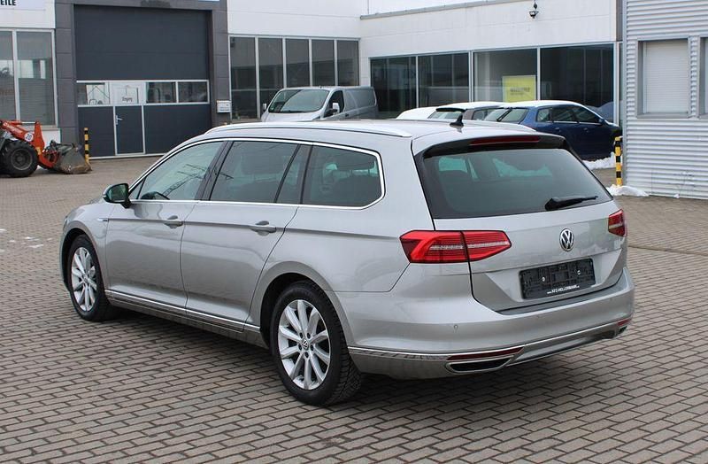 Używany VW Passat Highline 239 KM (175 kW) 2016 Srebrny Kombi