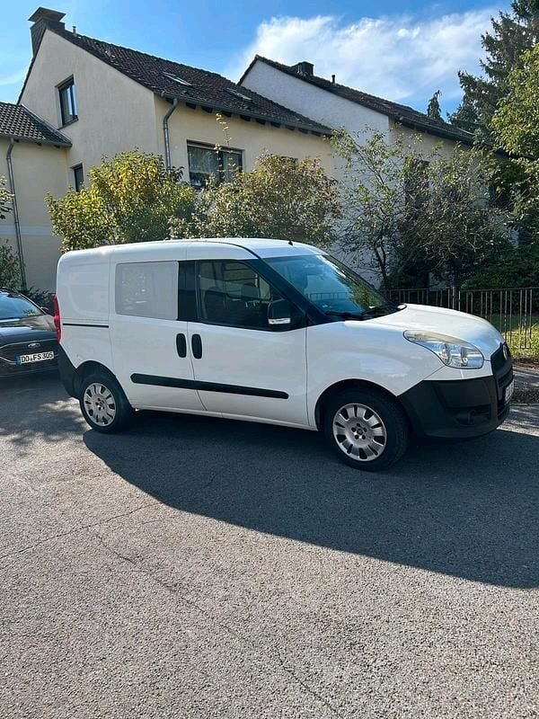Weiß Gebraucht 2014 Fiat Doblò Van / Kleinbus | 4.000 € (Guter Preis) - Bild 1/4