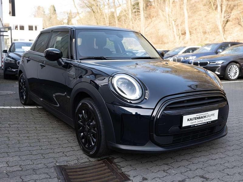 Gebraucht Mini Cooper Classic 136 PS (100 kW) 2022 Schwarz Kleinwagen