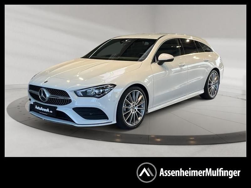 Weiß Gebraucht 2023 Mercedes CLA200 Shooting Brake AMG Kombi | 29.992 € (Fairer Preis) - Bild 1/4