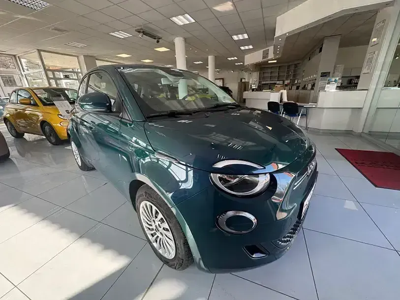 Gebraucht Fiat 500e 86 kW (118 PS) 2023 Grün Kleinwagen